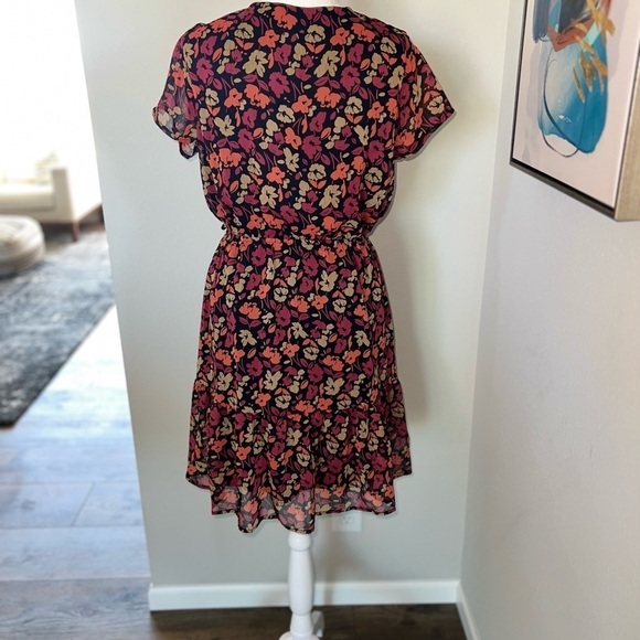 NWOT Kaileigh Floral Dress Floral Black Red Size Medium - Picture 3 of 14